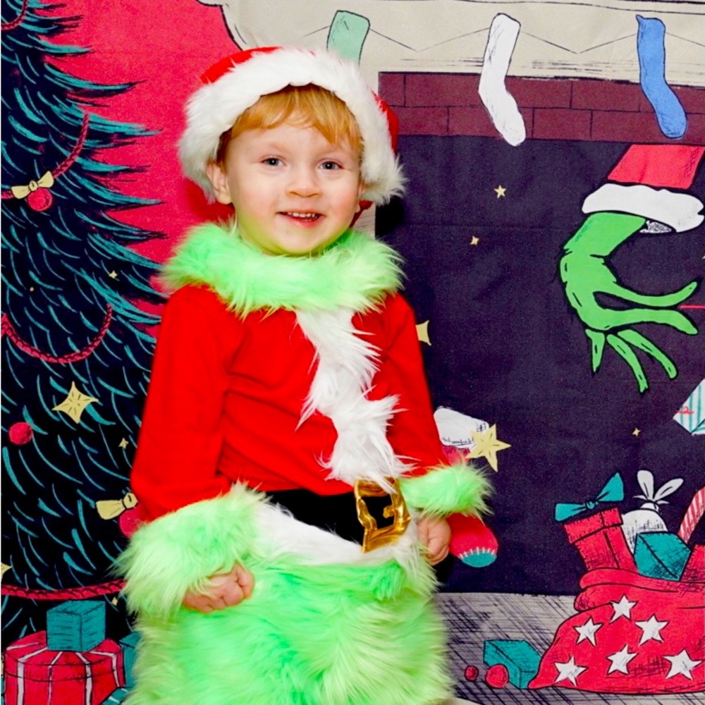The cutest ever grinch costume for a toddler!!